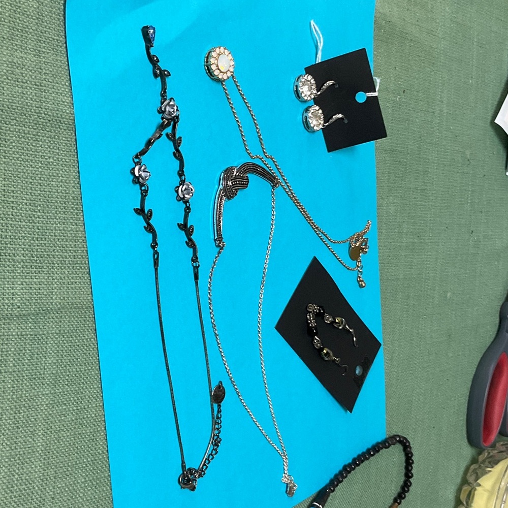 Elegant Silver and Black Jewelry Set costume jewelry 7 pc lot